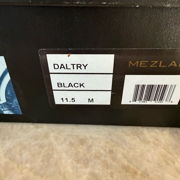 MEZLAN Black captoe Oxfords
*shoe box and bags included - Picture 4 of 7